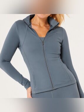 NWT Gilly Hicks / Hollister Active Recharge Full-Zip Jacket in Gray | Medium